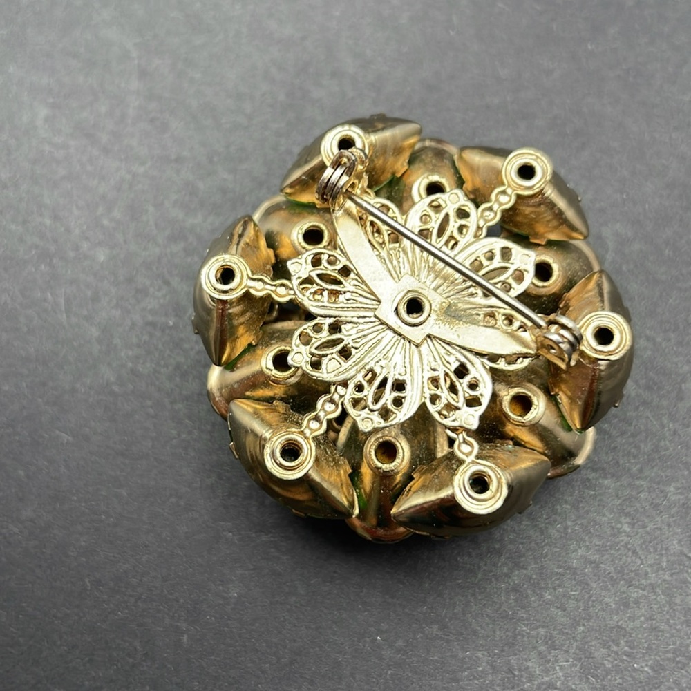Molded glass brooch vintage 🔥 - Picture 4 of 5